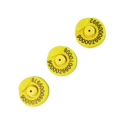 RFID Ear Tags For Livestock Sheep Goat Piglet With 300N Tension 17cm Reading Distance IEC Standards