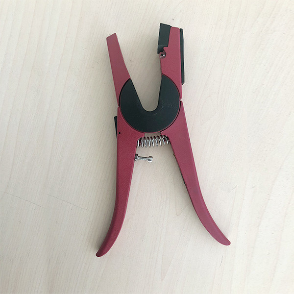 Small Order Welcome Ear Tag Applicator for Sheep and Goat Identification ear tag applicator