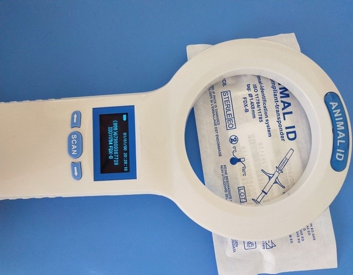 Compact 128*64mm RFID Portable Scanner 20cm Reading Distance For Ear Tags
